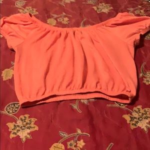 Can be worn off the shoulder